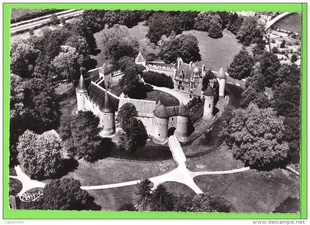 AINAY LE VIEIL / VUE AERIENNE DU CHATEAU .... / Carte Vierge De 1958 - Ainay-le-Vieil