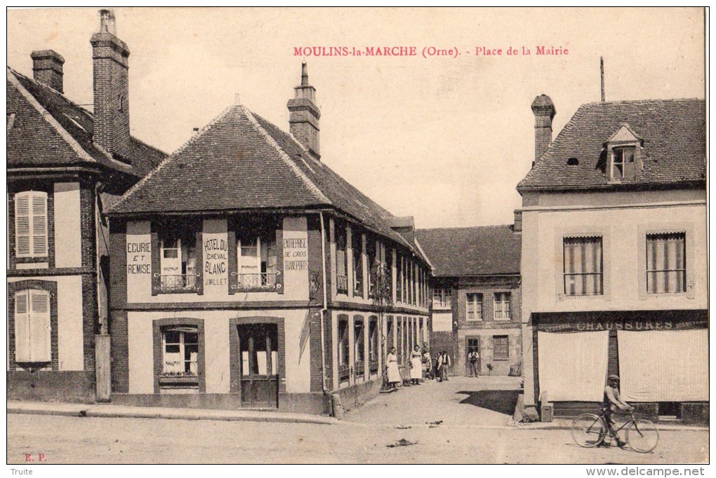 MOULINS-LA-MARCHE PLACE DE LA MAIRIE MAGASIN DE CHAUSSURES HOTEL DU CHEVAL BLANC EMPLOYEES - Moulins La Marche