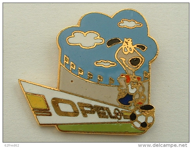 Pin´s  OPEL -  SPONSOR WC FOOTBALL 1996 - Opel