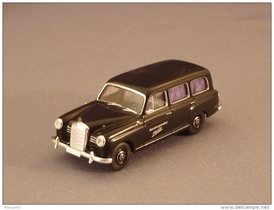 Brekina 13457, Mercedes 180 Leichenwagen, 1:87 - Schaal 1:87