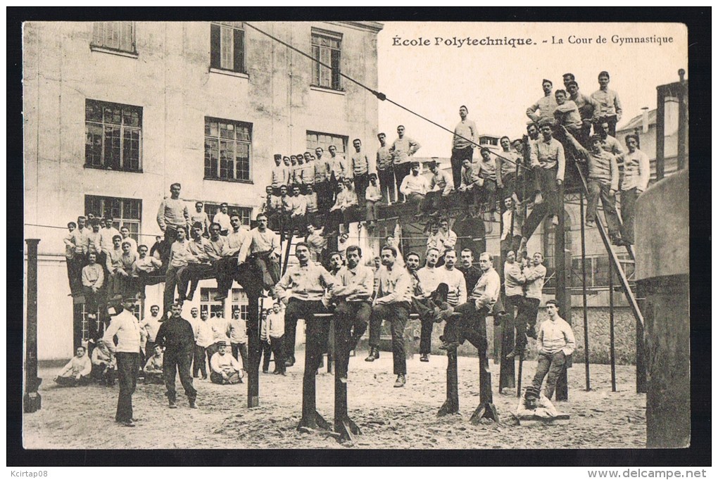 Ecole Polytechnique . La Cour De Gymnastique . - Schools