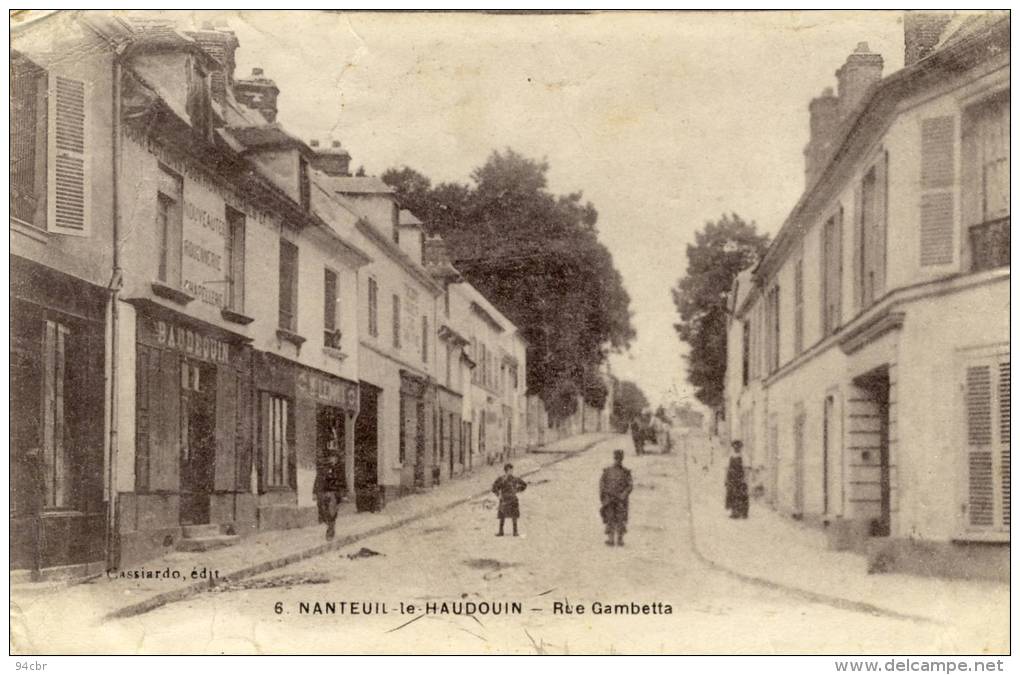 CPA (60)    NANTEUIL LE HAUDOUIN RUE GAMBETTA  (etat Moyen) - Nanteuil-le-Haudouin
