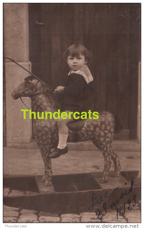 ANCIENNE PHOTO AMATEUR ** VINTAGE AMATEUR SNAPSHOT ** BOY GARCON JOUET TOY CHEVAL HORSE PUFFET CINEY - Personnes Anonymes