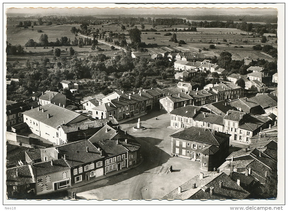 Damvillers En Avion Au Dessus Vue Aerienne No 8 La Place Gerard - Damvillers