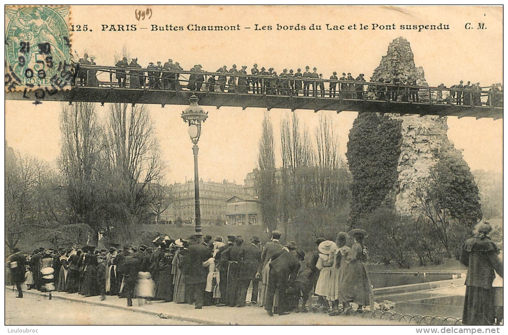 75 PARIS  XIX BUTTES CHAUMONT LES BORDS DU LAC ET LE PONT SUSPENDU - Paris (19)