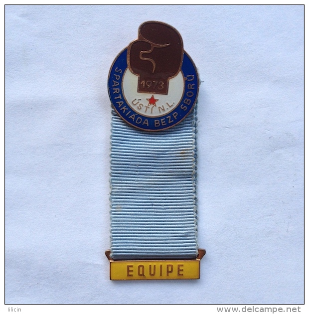 Badge / Pin ZN000274 - Boxing Czechoslovakia CSSR Praha (Prague) Spartakiada 1973 EQUIPE - Boxing