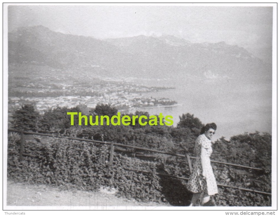 ROUTE DE LA CORNICHE VUE VERS VEVEY MONTREUX  ** ANCIENNE PHOTO AMATEUR ** VINTAGE AMATEUR SNAPSHOT **  FOTO - Lieux