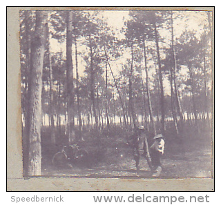 AP- 2 Photos Stereoscopiques 40x45mm Vers 1900. Sans Doute Landes France .vache Promeneur - Photos Stéréoscopiques