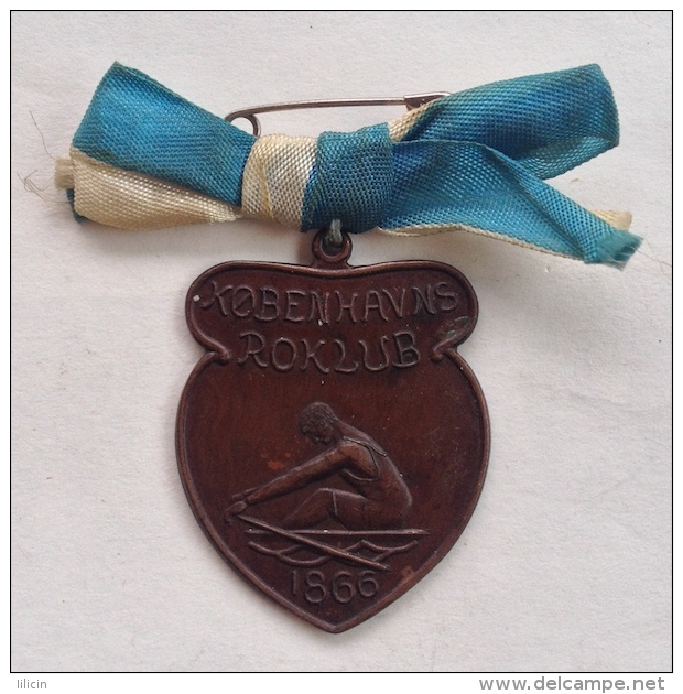 Badge Pin ZN000318 - Rowing / Kayak / Canoe Denmark Copenhagen 1866 - Rowing