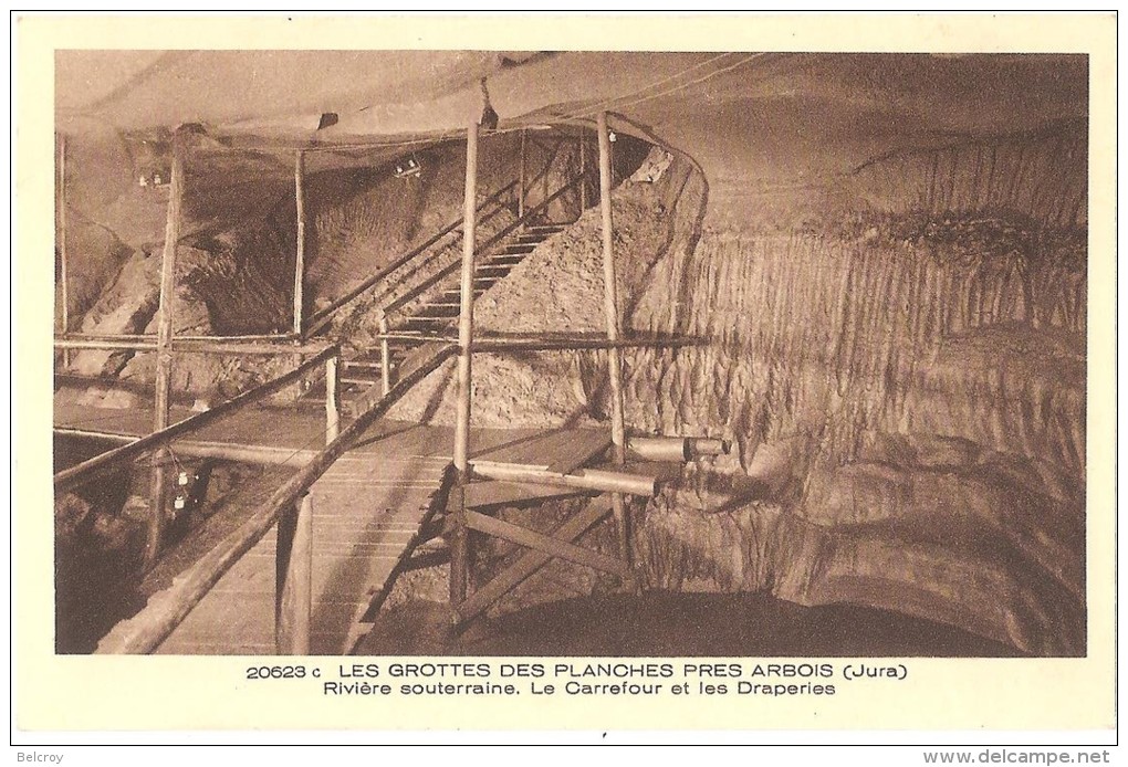 Dépt 39 - LES PLANCHES-PRÈS-ARBOIS - Les Grottes Des Planches-près-Arbois - Rivière Souterraine - Carrefour Et Draperies - Autres & Non Classés