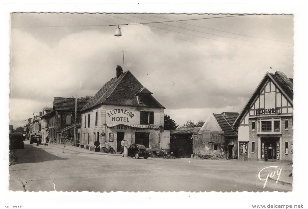 YVELINES  /  TRAPPES  /  RUE  JEAN-JAURÈS  ET  LE  CINEMA  ( AUTO + Devanture Du NORMANDIE , à Droite ) - Trappes