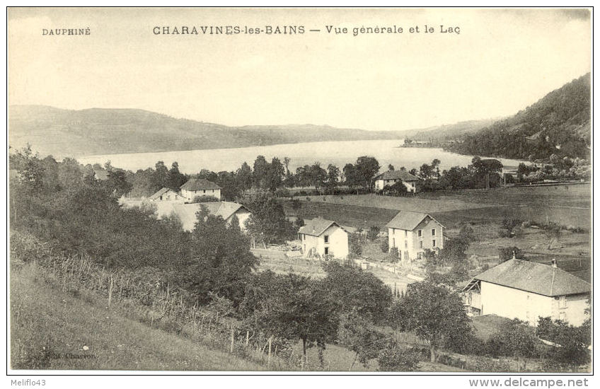 38/CPA - Charavines Les Bains - Vue Générale Et Le Lac - Charavines