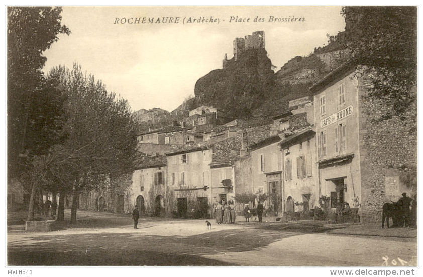 07/CPA A - Rochemaure - Place Des Brossières - Rochemaure