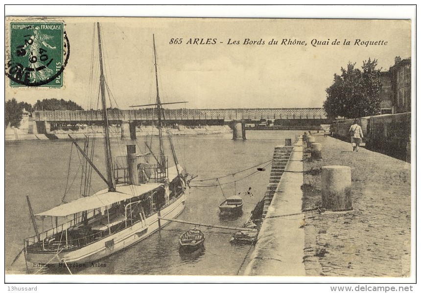 Carte Postale Ancienne Arles - Les Bords Du Rhône, Quai De La Roquette - Bateau, Volier - Arles