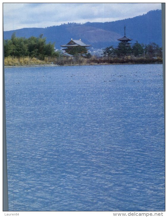 (536) Japan - Temple And Lake - Buddhism