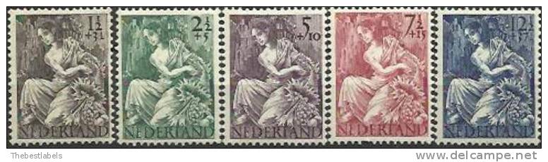 NEDERLAND *   1946  446/450 - Unused Stamps