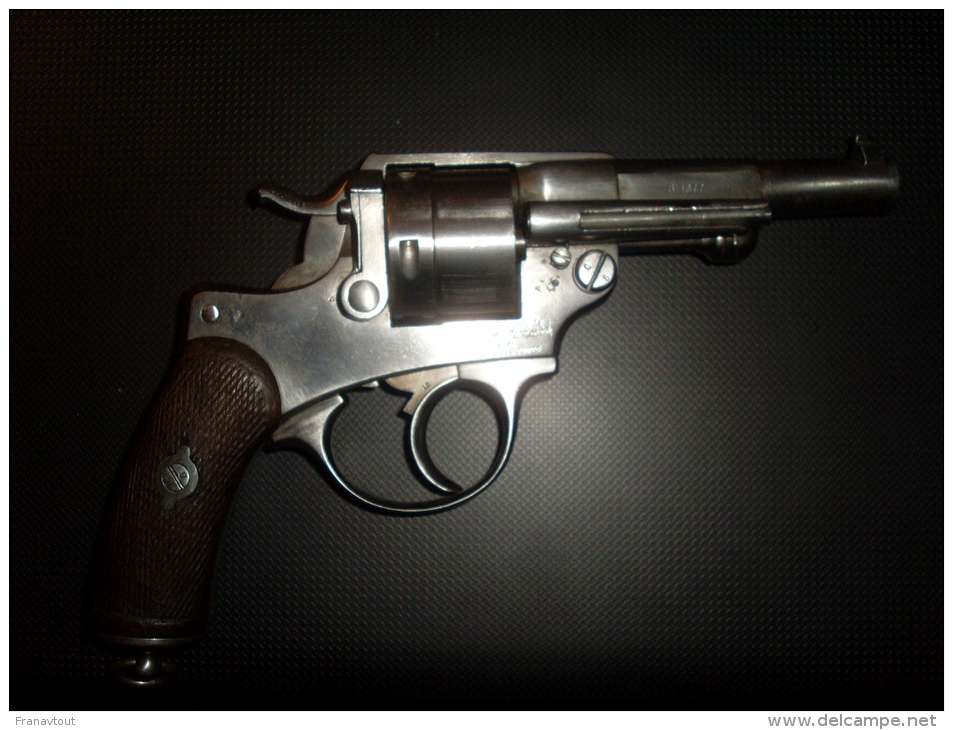 REVOLVER 1873 EN TBE MEME NUMERO POUDRE NOIRE - Decotatieve Wapens