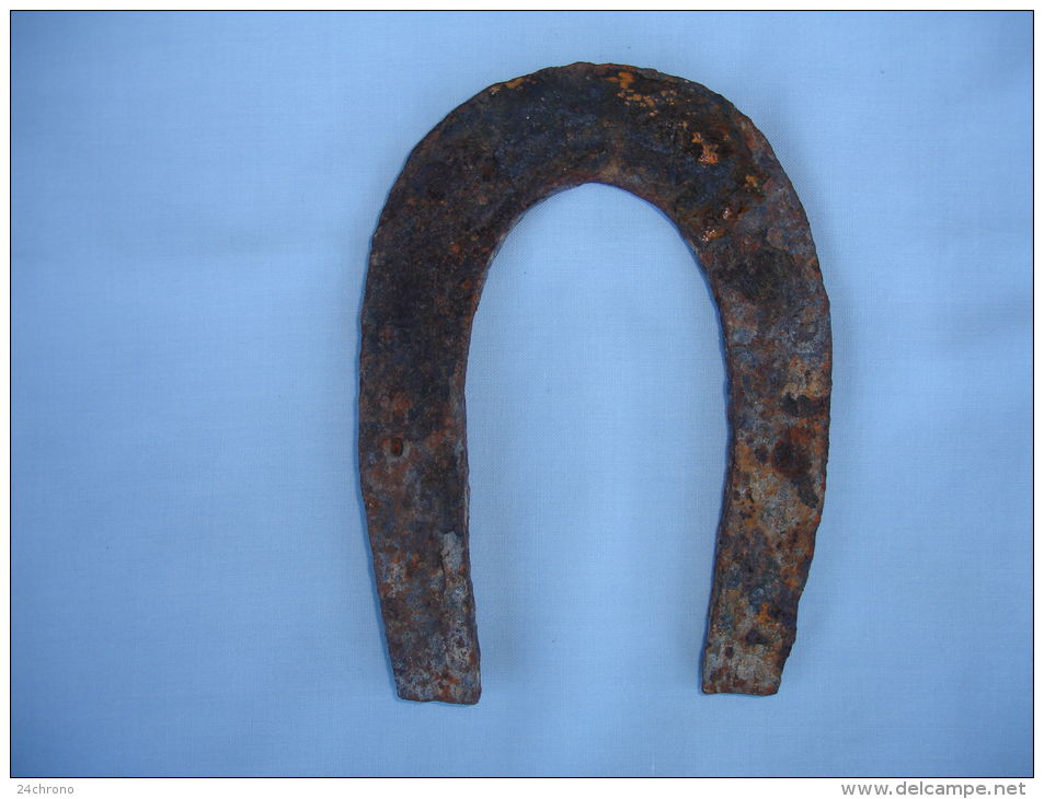Ancien Fer à Cheval En Fer Forge(13-3753) - Ferronnerie