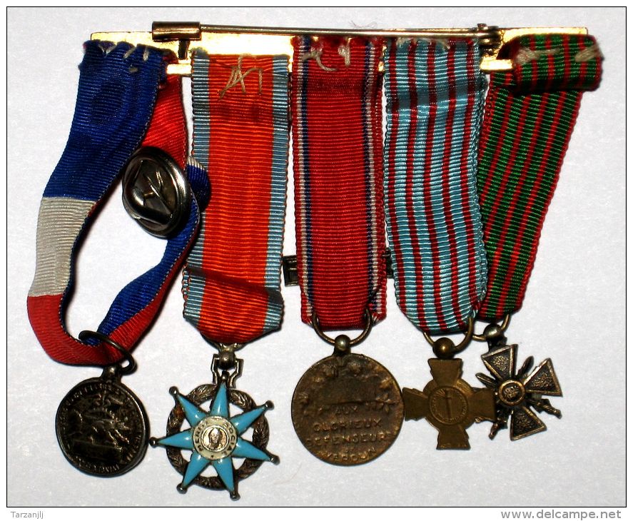 Barette De 5 Déco Miniatures: Croix De Guerre 39 40; Croix Combattant; Verdun; Mérite Sociale; Travail - Other & Unclassified