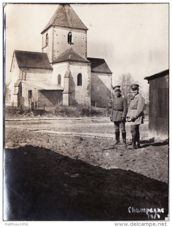 Photo Originale 1917 En Champagne, Secteur Saint-Etienne-à-Arnes?? Soldats Allemand, Une église (A44, Ww1, Wk1) - Autres & Non Classés