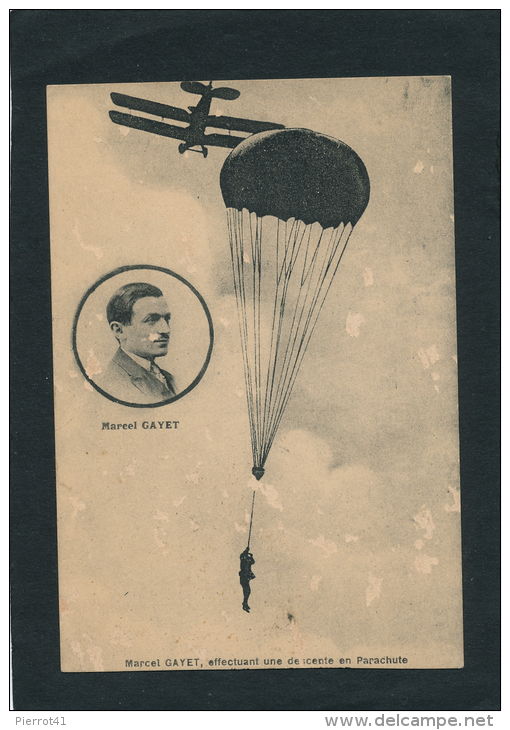 AVIATION - PARACHUTISME - Marcel GAYET Effectuant Une Descente En Parachute - Parachutespringen