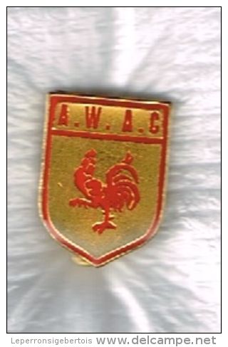 Insigne De L'A.W.A.C. Coq Wallon ROUGE Sur Fond Doré - Associations