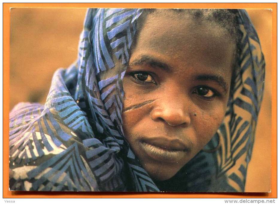 NIGER - Fille - Photo Marie- Ange Donzé- Scarifications - Niger