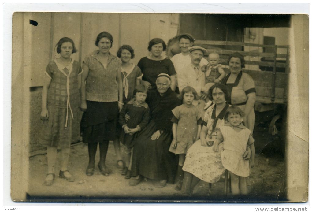 Carte Photo De Famille - A Identifier