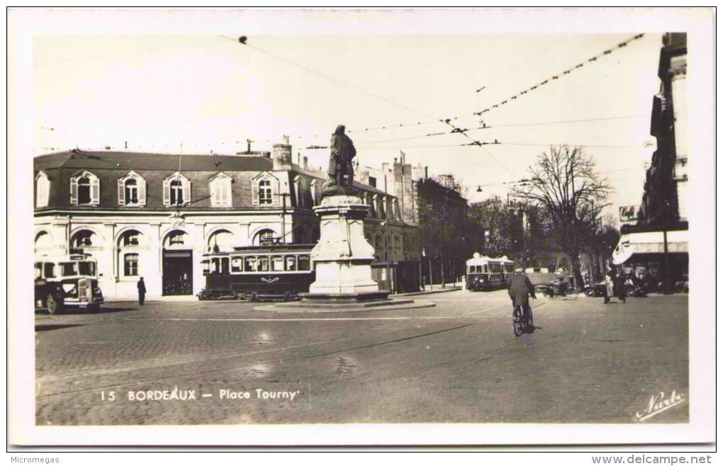 BORDEAUX - Place Tourny - Tramways - Tramways