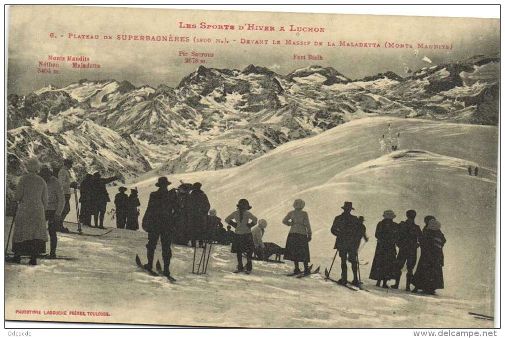 LES SPORTS D'HIVER A LUCHON-PLATEAU DE SUPERBAGNERES(1800 M.)-DEVANT LE MASSIF DE LA MALADETTA - Luchon