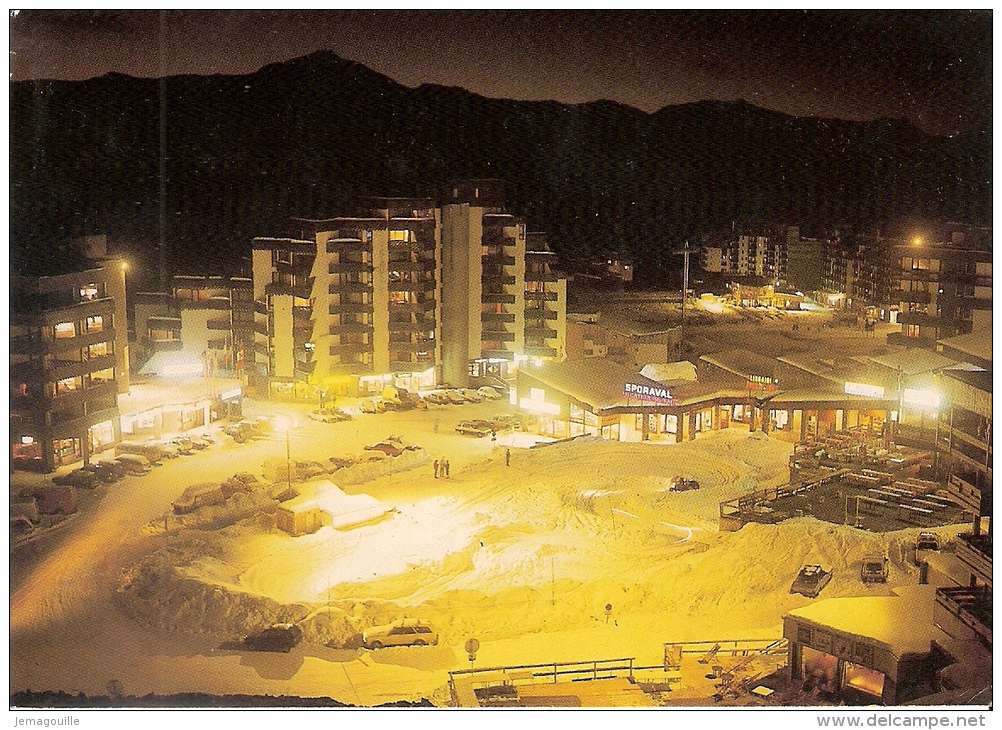 VAL THORENS 73 - Vue De Nuit Du Centre De La Station - 25.2.1991 - D-3 - Val Thorens