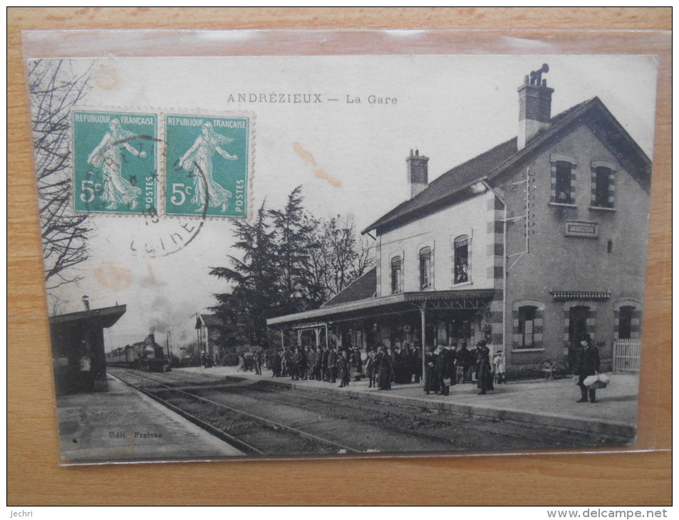 ANDREZIEUX LA GARE AVEC TRAIN - Andrézieux-Bouthéon