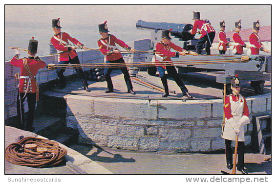 Canada Old Fort Henry Guard Performing Artillery Salute Kingston Ontario - Kingston