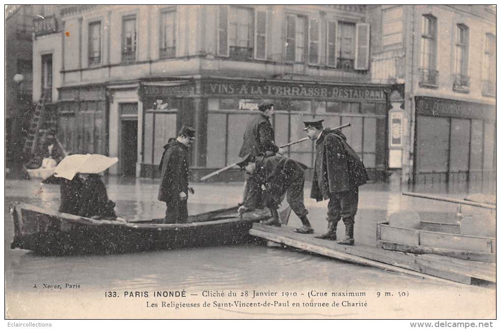 Paris   75  Inondations   Les Religieuses De St Vincent De Paul En Tournée De Charité - Überschwemmung 1910