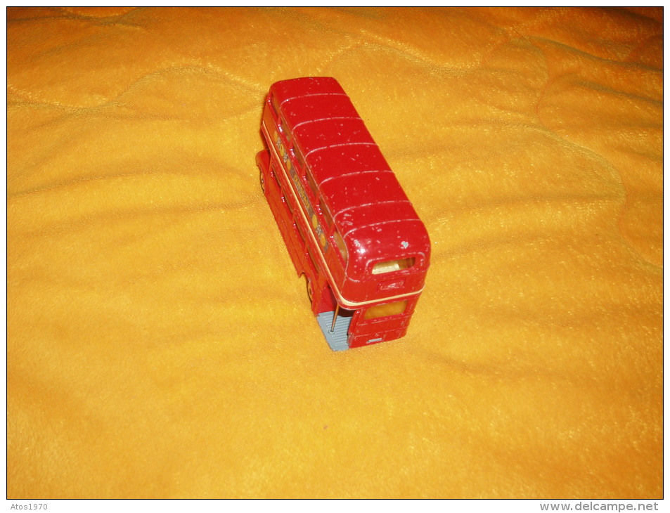 BUS MINIATURE USAGEE / CORGI TOYS / LONDON TRANSPORT ROUTEMASTER / MADE IN GT. BRITAIN / ANNEE ?. - Collectors Et Insolites - Toutes Marques