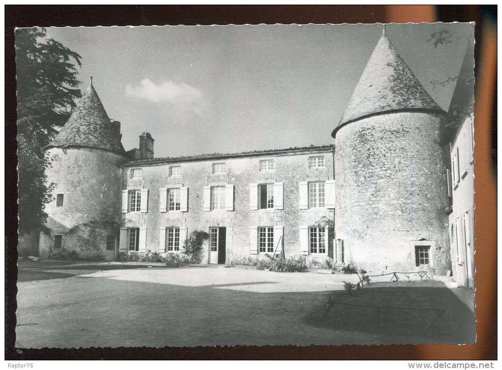 CPM Non écrite 79 CELLES SUR BELLE Le " Vieux Logis " Siège Du C P O - Celles-sur-Belle