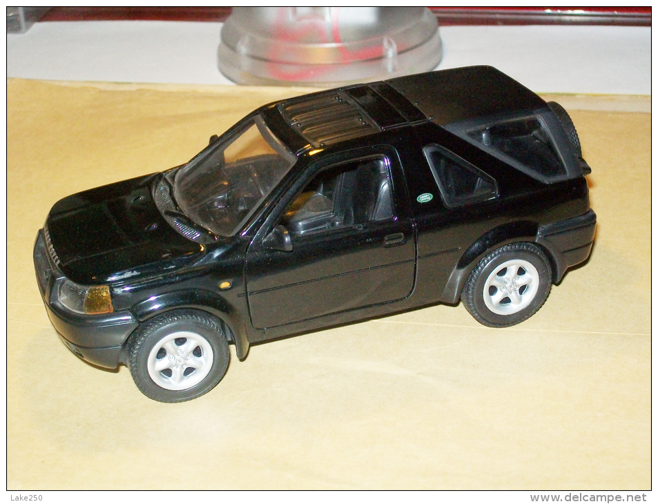 MADE IN CINA - LAND ROVER FREELANDER   NO  BOITE  Scala 1/24 - Other & Unclassified