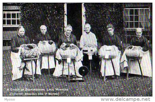 Dentellieres A Group Of Bedfordshire Lace Workers - Autres & Non Classés