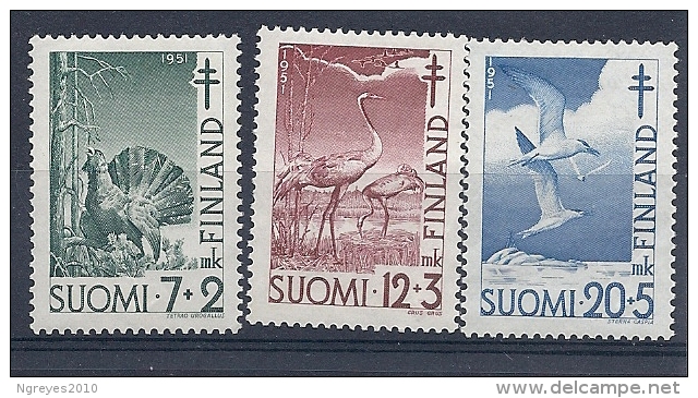 131008462   FINLANDIA  YVERT  Nº  379/81  **/MNH - Unused Stamps