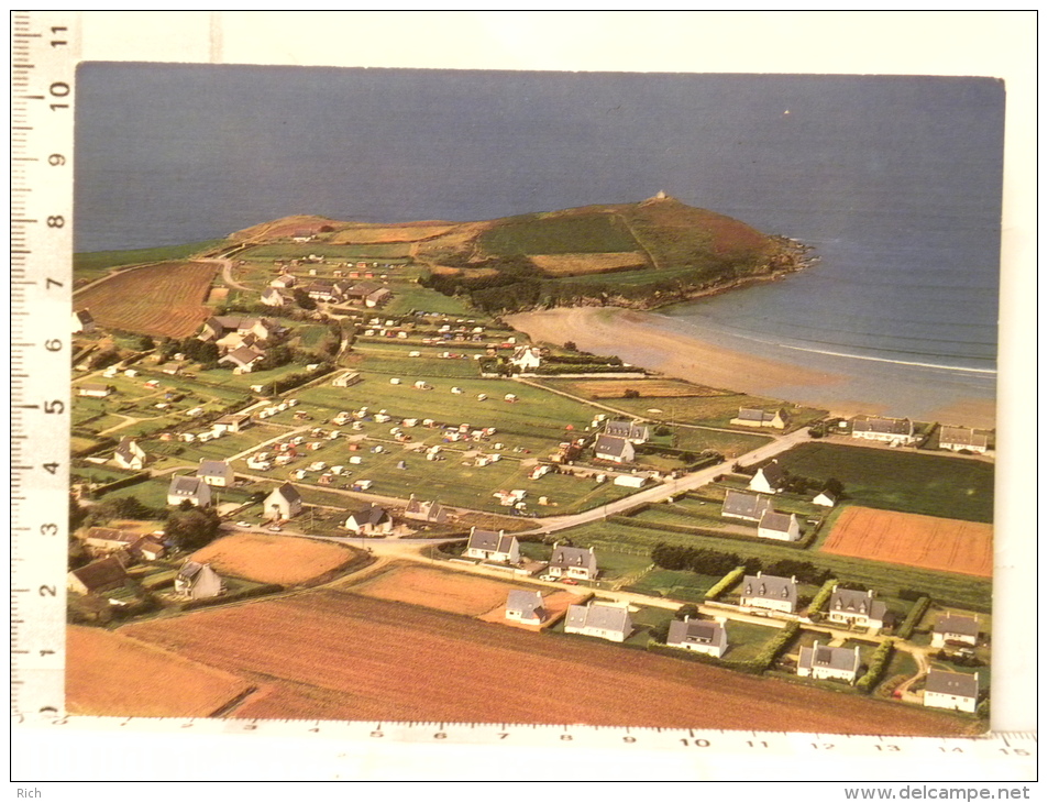 CPM (29) Finistère - PLOMODIERN - La Plage Et Les Campings De Pors-ar-Vag - Plomodiern