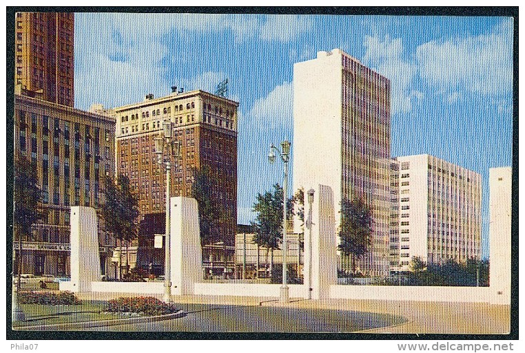 Detroit Michigan. Skyline As Seen From The New Civic Center.  ----- Postcard Not Traveled - Detroit