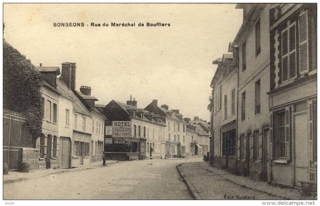 CPA (60)  SONGEONS Rue Du Marechal De Bouffliers - Songeons