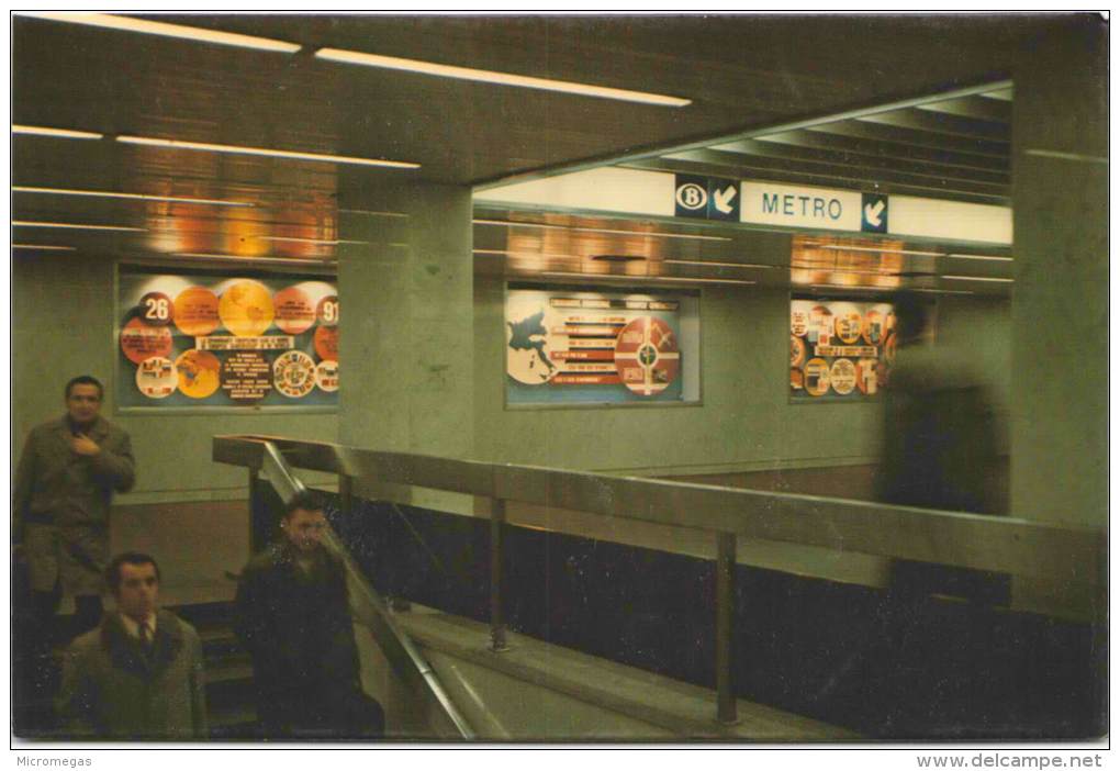 BRUXELLES - Métro - Ligne 1 "Schuman" - Mezzanine Ouest - Metro