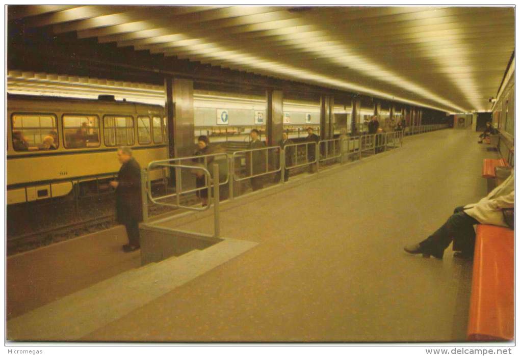 BRUXELLES - Métro - L.1 "Schuman" - Metro
