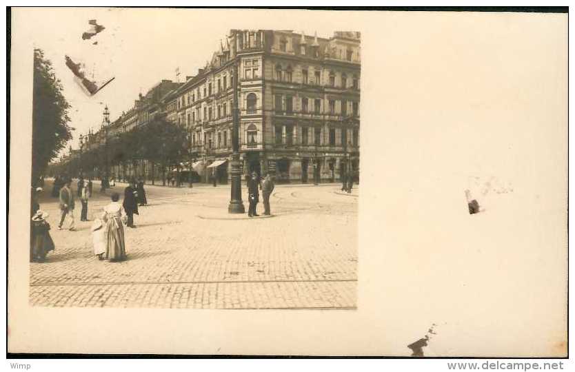 Carte Photo à Localiser  -  Fotokaart  Te Lokaliseren .. Brussel ? Antwerpen Parijs ?  Schuhwarenhaus En Coiffeur - Autres & Non Classés