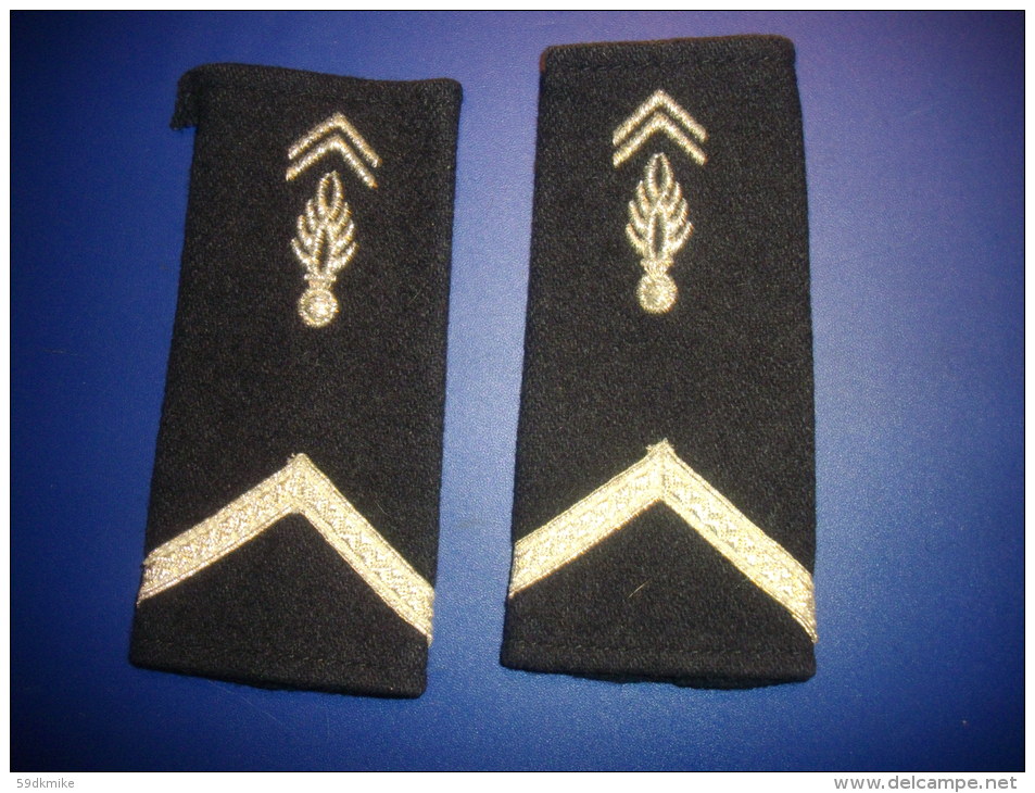 Paire De Fourreaux De La Gendarmerie - Uniformes