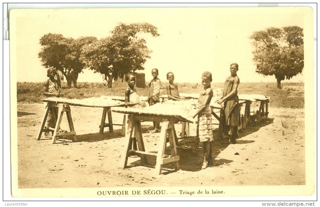 Ouvroir De Segou Triage De La Laine - Mali