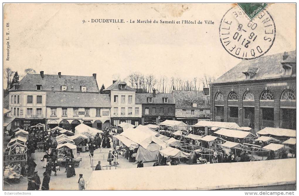 Doudeville    76   Marché Du Samedi Et Hotel De Ville - Other & Unclassified