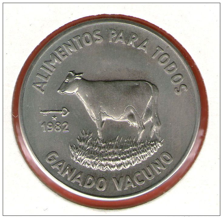 CUBA / KUBA *** 1 Peso 1982 ***  Cu-Ni - KM# 95 - 30mm - FAO - GANADO VACUNO - Con Certif. / CoA - Cuba