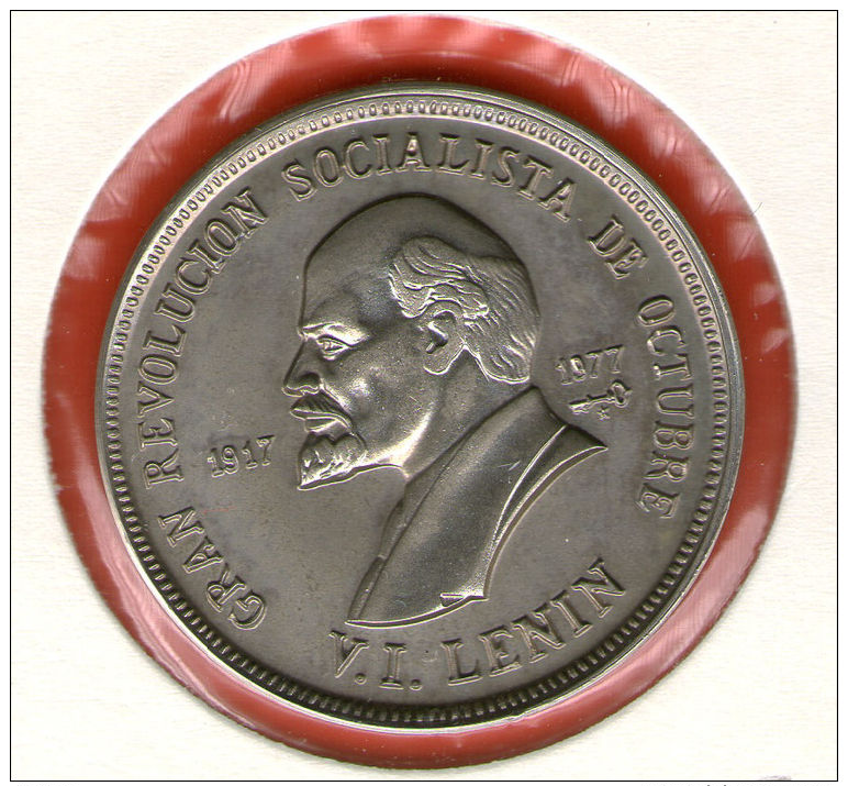 CUBA / KUBA *** 1 Peso 1977 ***  Cu-Ni - KM# 190 - 30mm - 60th Anniversary Of Socialist Revolution - LENIN - Cuba